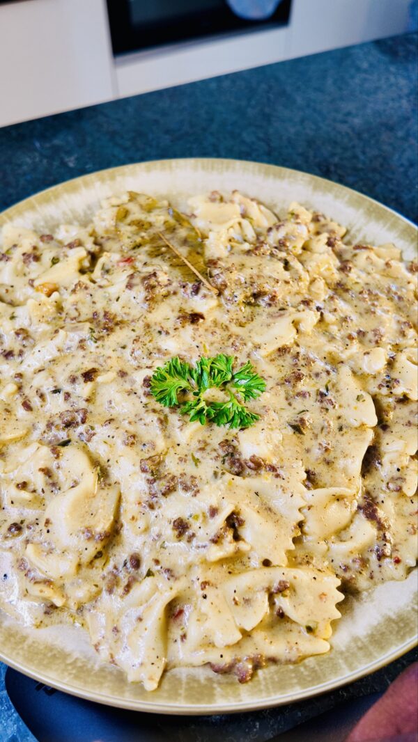 Farfalle Crémeuses à la Viande Hachée